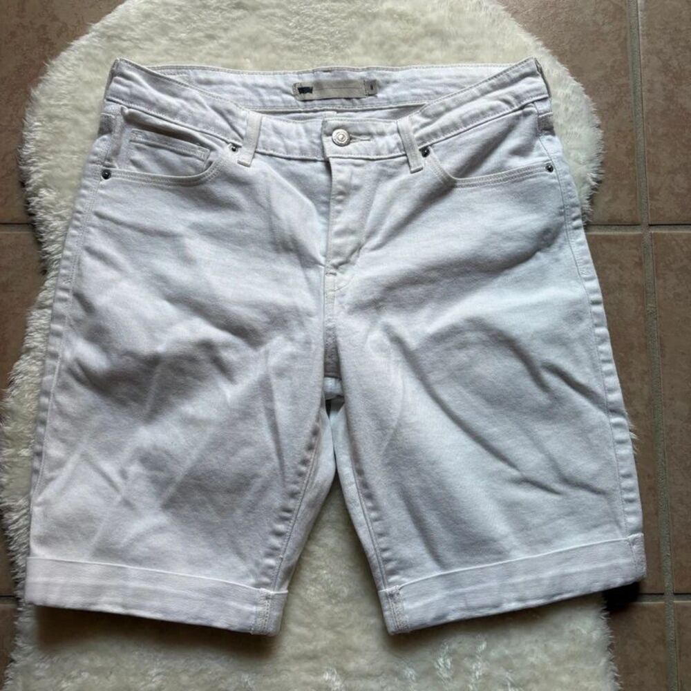 Levi's Womens Size 8 Classic Bermuda Shorts White Cotton Stretch Cuffed